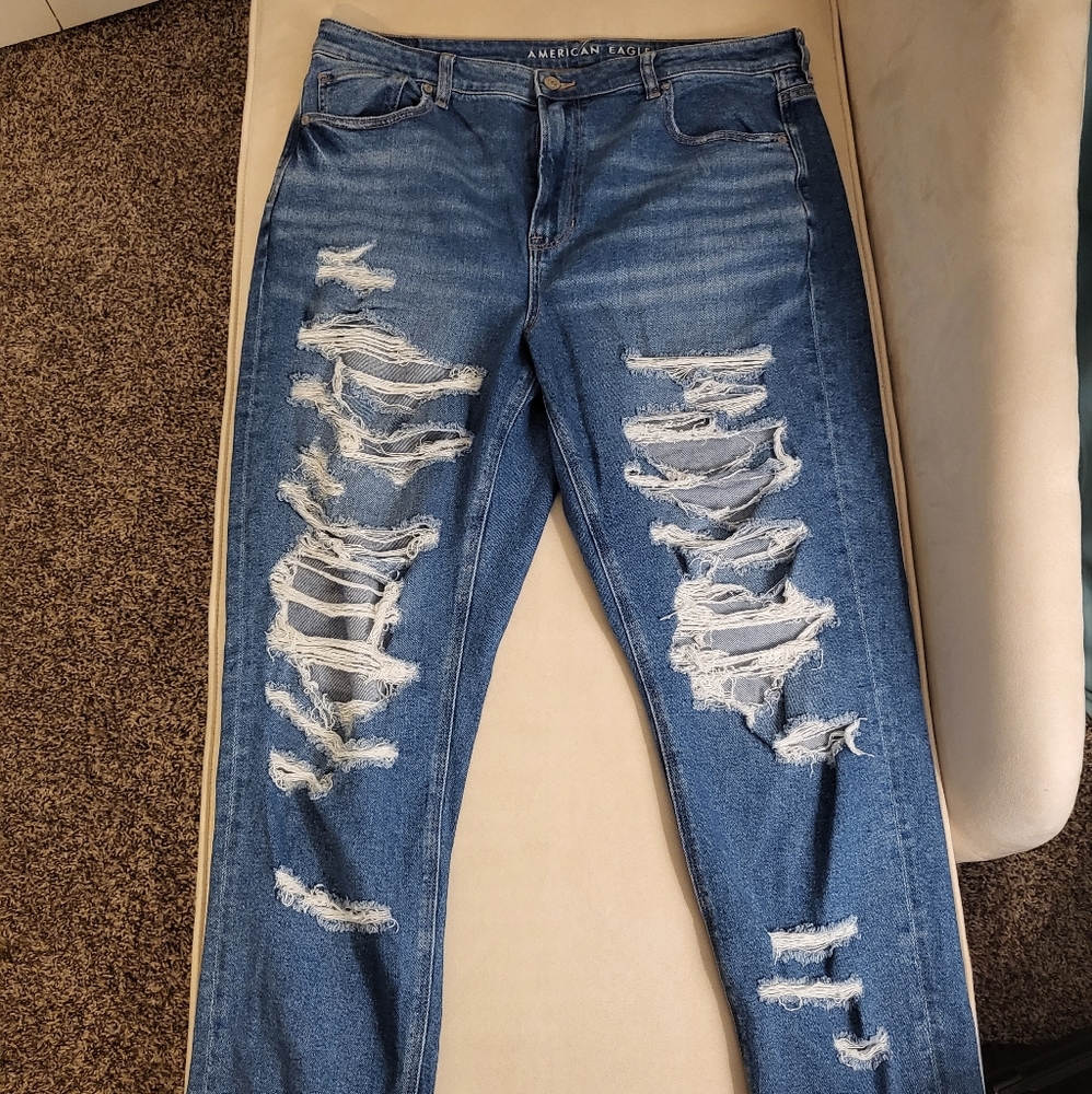American Eagle mom jeans